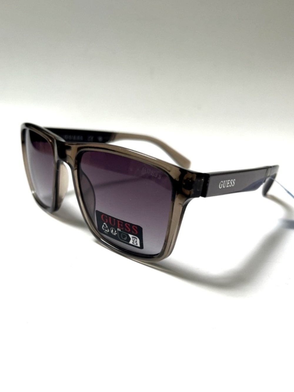NWT GUESS Square Sunglasses GO00098 Classic Clear Gray Acetate Stipe